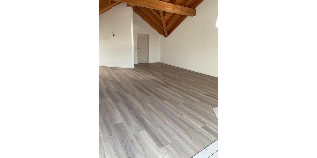 Helle 3-Zimmerwohung Dachgeschoss in attraktiver Lage 3 zimmer