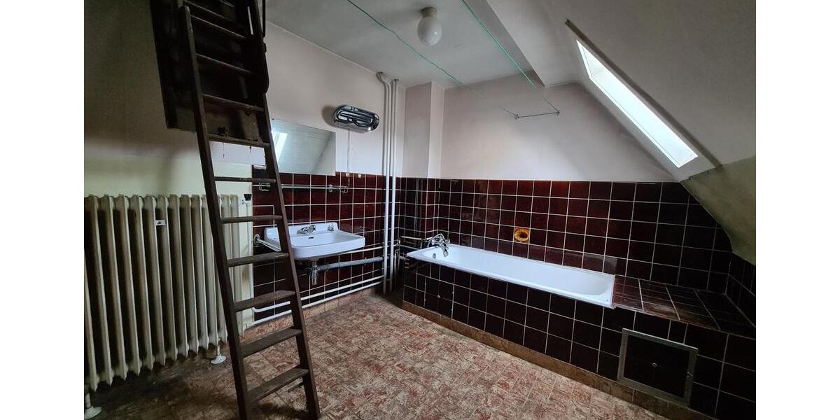 Einfamilienhaus Breuberg - 7 Zimmer, 150 m&sup2;, 290.000&euro; | Angebot:27115150