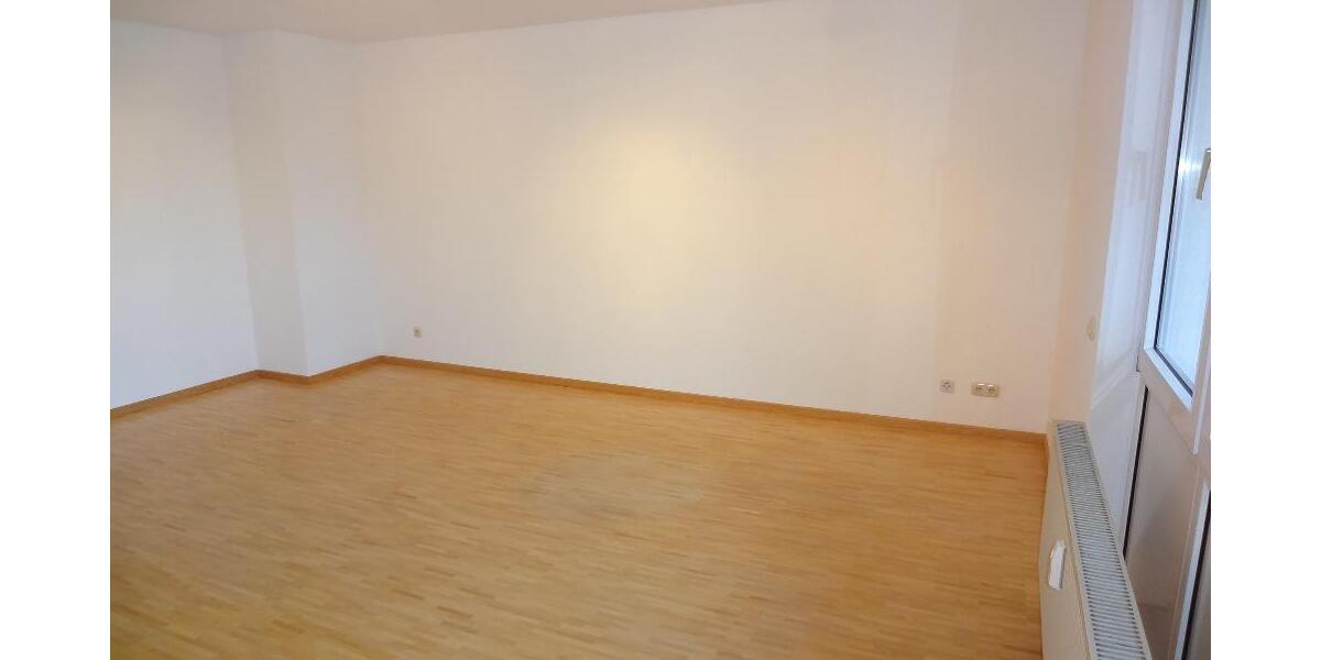 2 ZKBB* KFZ-Stell* max. 1 Pers* kl. EBK* Wannenbad* Parketboden* S-W BalkonLoggia* DA-Bessungerstr. - Etagenwohnung Darmstadt / Bessungen Bessungen | Angebot:27092927