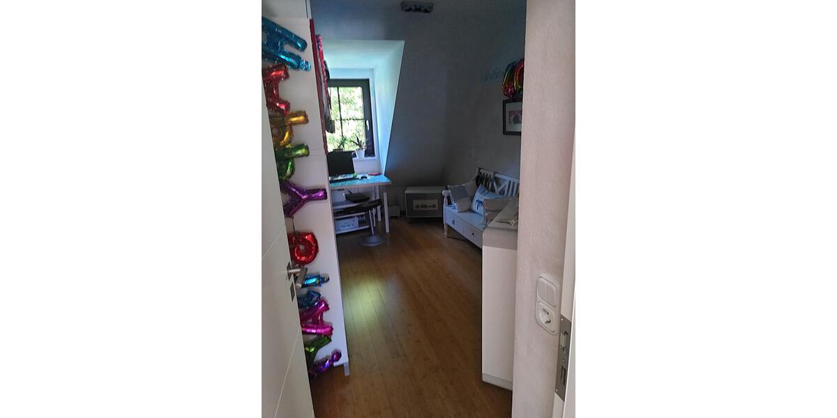 Dachgeschoßwohnung Hattersheim am Main - 3 Zimmer, 84 m&sup2;, 330.000&euro; | Angebot:22840438