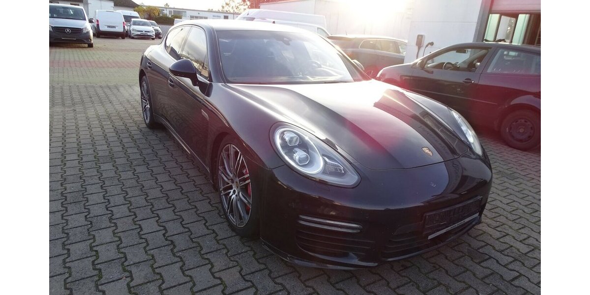 Porsche Panamera 4 GTS Bi-Xenon, Klappe, Luft, PDK, Chrono 184.608 km 27.890 &euro; Rodgau 63110