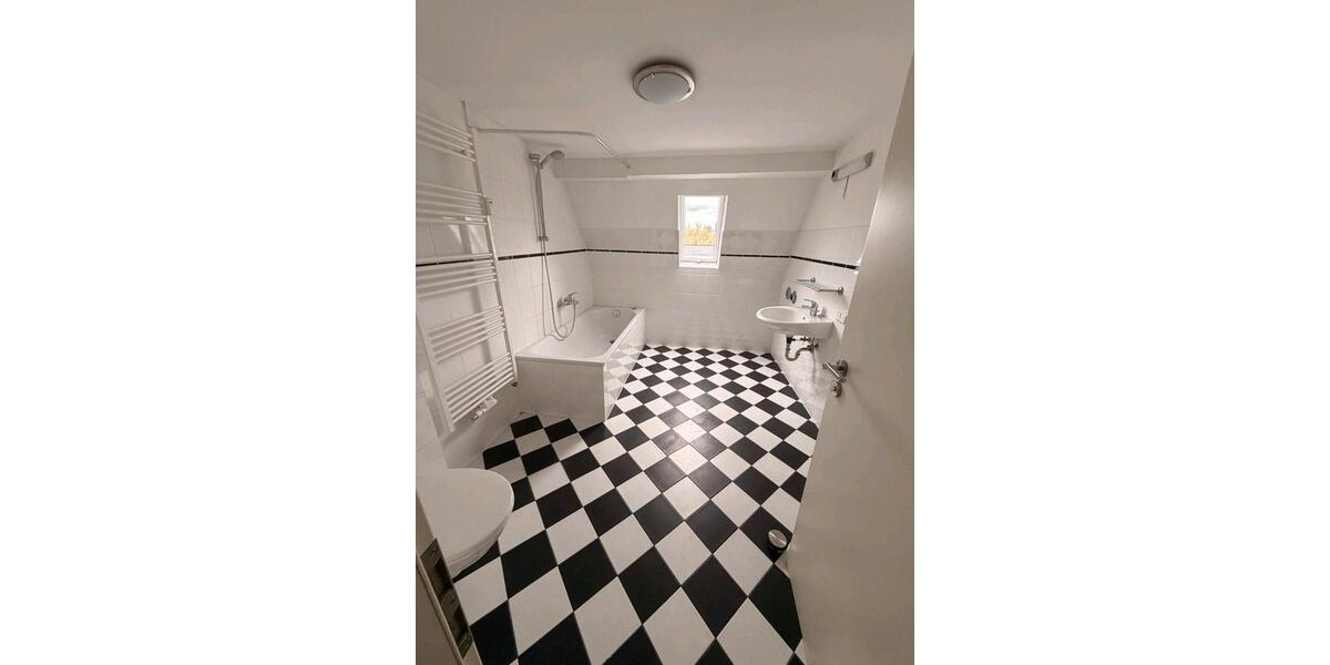 Dachgeschoßwohnung Offenbach am Main Buchrain - 3 Zimmer, 80 m&sup2;, 1.250&euro; | Angebot:26358476