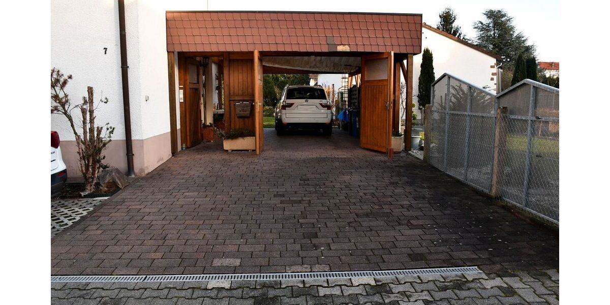 Freistehendes Zweifamilienhaus auf ca. 1.000 m² weiter bebaubarem Grundstück in Weiterstadt - Zweifamilienhaus Weiterstadt Weiterstadt | Angebot:24951017