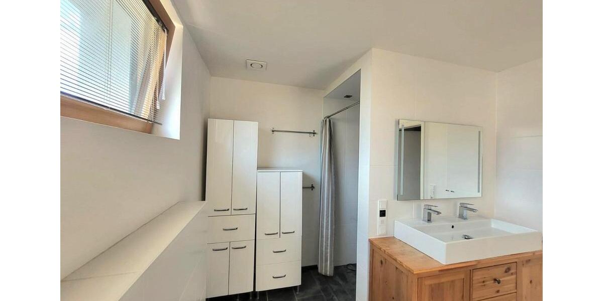 Einfamilienhaus Darmstadt Eberstadt - 6 Zimmer, 240 m&sup2;, 3.650&euro; | Angebot:25235664