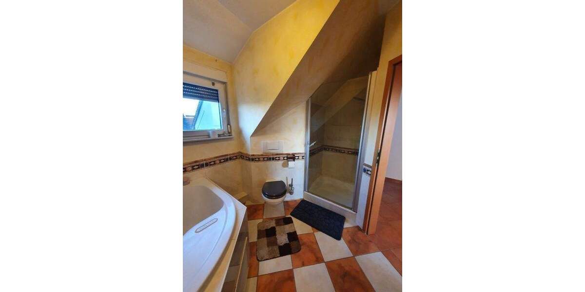 Großzügige Maisonettewohnung inkl. 2 Garagenstellplätzen in zentraler Lage 4 zimmer