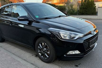 Hyundai i20 17.106 km 11.500 &euro; Rodgau 63110