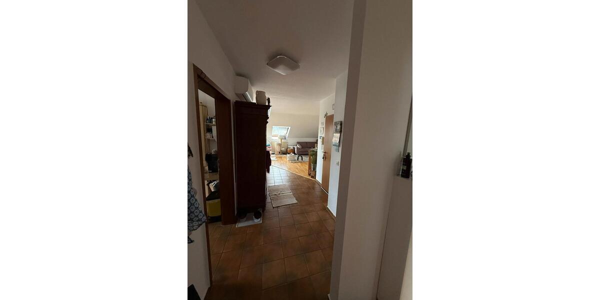 Dachgeschoßwohnung Stockstadt am Rhein - 3 Zimmer, 92 m&sup2;, 1.270&euro; | Angebot:26670903