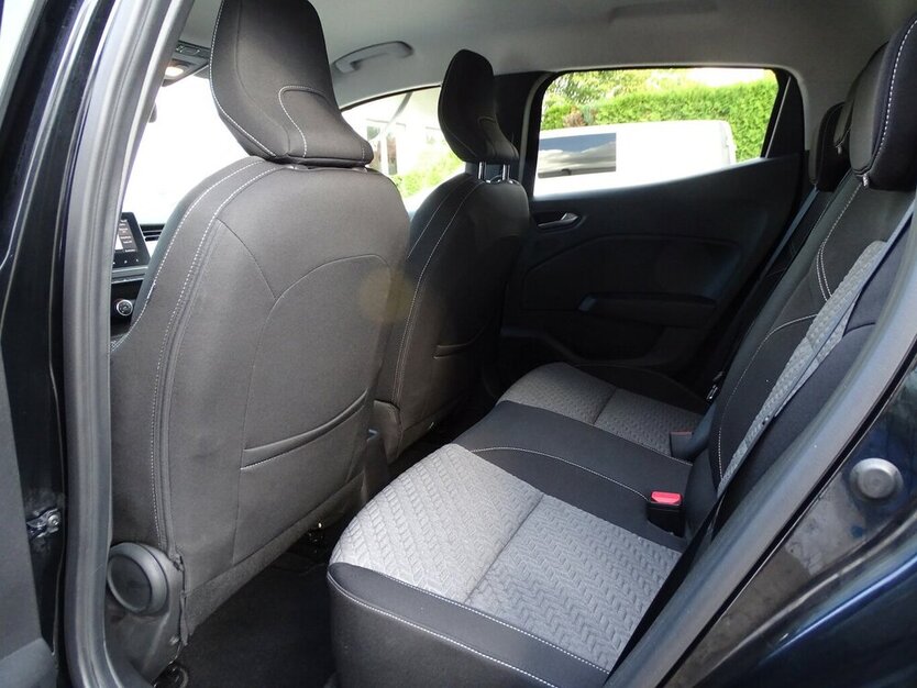 Renault Clio 1,0l Evolution Navi Rückfahrkamera, Einparkhi 31.015 km 12.990 € Rodgau 63110