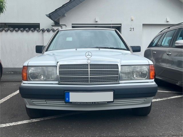 Mercedes-Benz 190 207.000 km 6.800 &euro; Obertshausen 63179