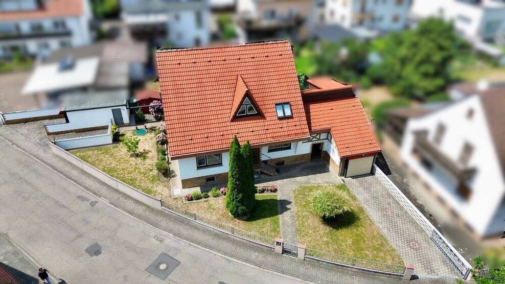 Solides, teils modernisiertes Zweifamilienhaus in gesuchter, ruhiger Lage von Münster