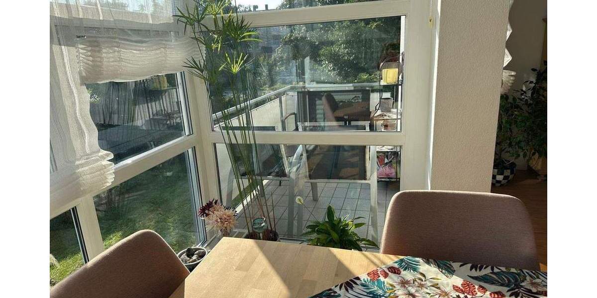 Attraktive 4 ZKB Wohnung mit Gäste WC und Tiefgarage - provisionsfrei 4 zimmer