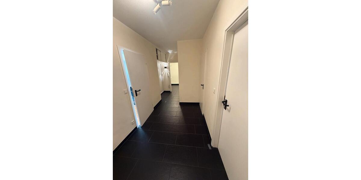 Etagenwohnung Offenbach am Main Hafen - 2.5 Zimmer, 83 m&sup2;, 1.240&euro; | Angebot:26338594