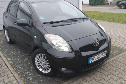 Toyota Yaris 179.000 km 2.150 &euro; Seligenstadt 63500