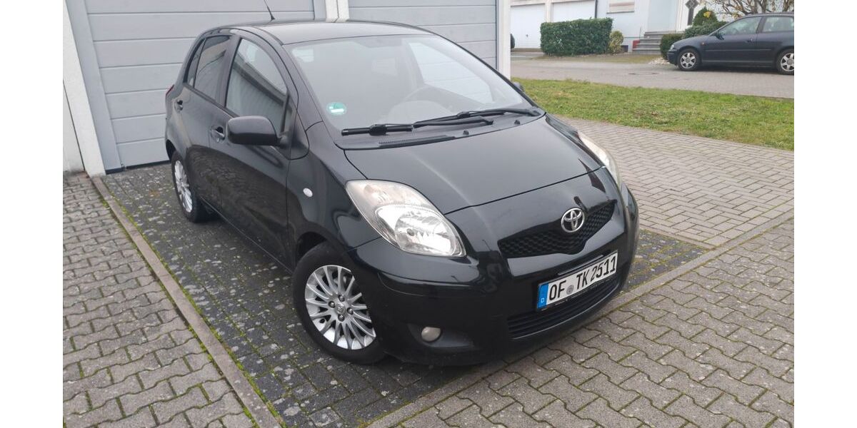 Toyota Yaris 179.000 km 2.150 &euro; Seligenstadt 63500