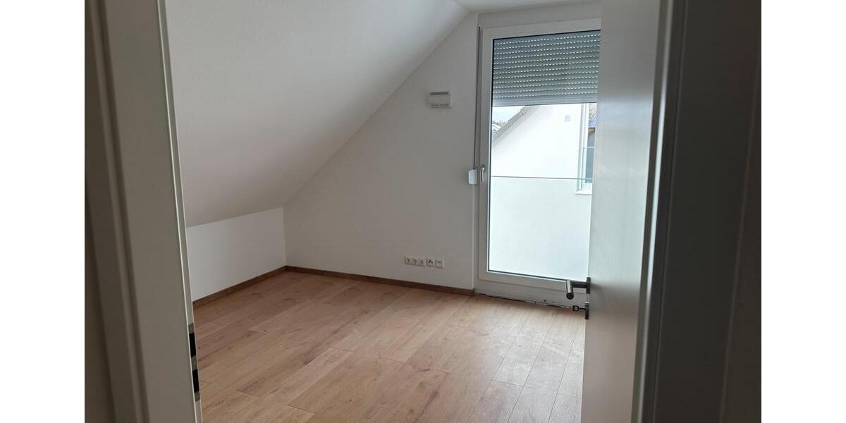 Doppelhaushälfte Darmstadt Arheilgen - 6 Zimmer, 136 m&sup2;, 2.100&euro; | Angebot:24897348