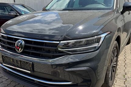 VW Tiguan 49.481 km 32.750 &euro; Frankfurt am Main 65936