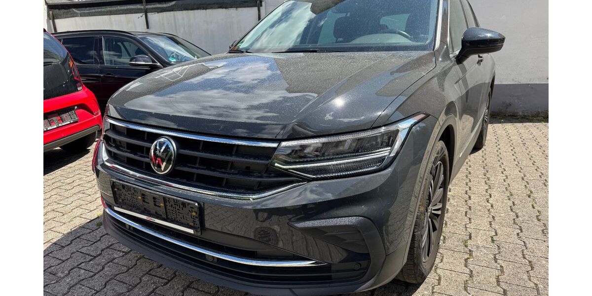 VW Tiguan 49.481 km 32.750 &euro; Frankfurt am Main 65936