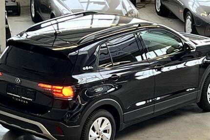 VW T-Cross 7.655 km 21.900 € Frankfurt/Main 60388