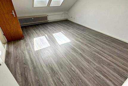 Nettes Apartment im DG....Uni-Nähe...provisionsfrei 1 zimmer