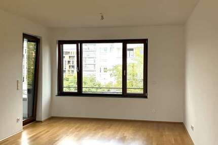 Wohnung Offenbach Hafen - 3 Zimmer, 95 m&sup2;, 1.500&euro; | Angebot:27395127