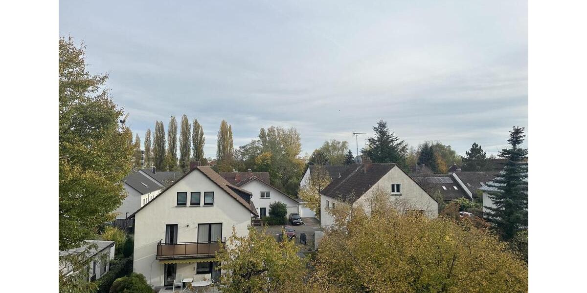 3 Zi.-Dachgeschosswohnung - TOP-Wohnlage im Buchraingebiet 3 zimmer