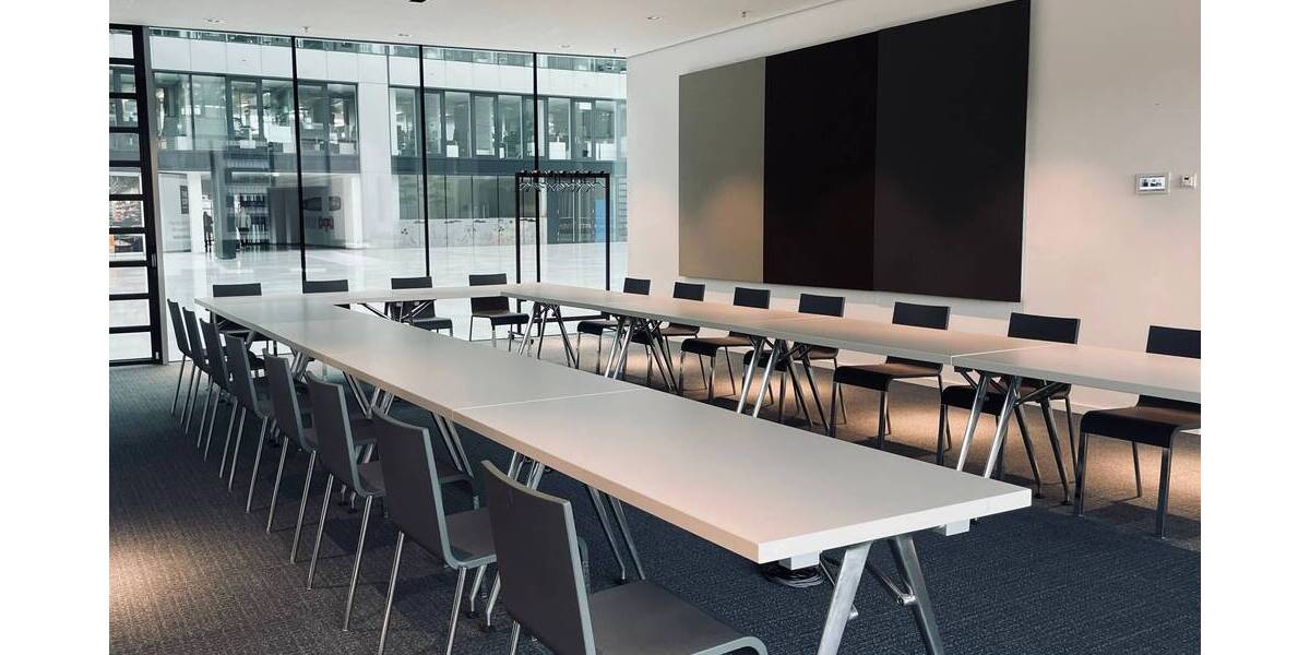 Buchen Sie Großraumbüros für Unternehmen jeder Größe in Regus The Squaire Business Center zimmer