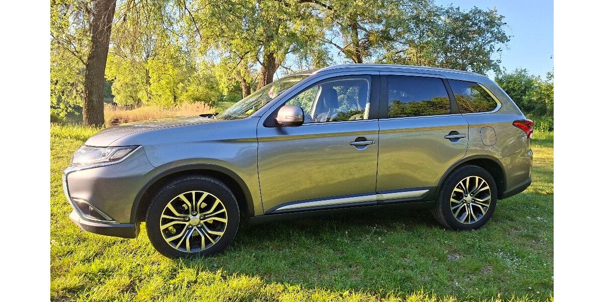Mitsubishi Outlander 108.000 km 14.450 &euro; Gernsheim 64579