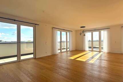 Wohnung Hofheim am Taunus - 3.5 Zimmer, 198 m&sup2;, 2.985&euro; | Angebot:22953873