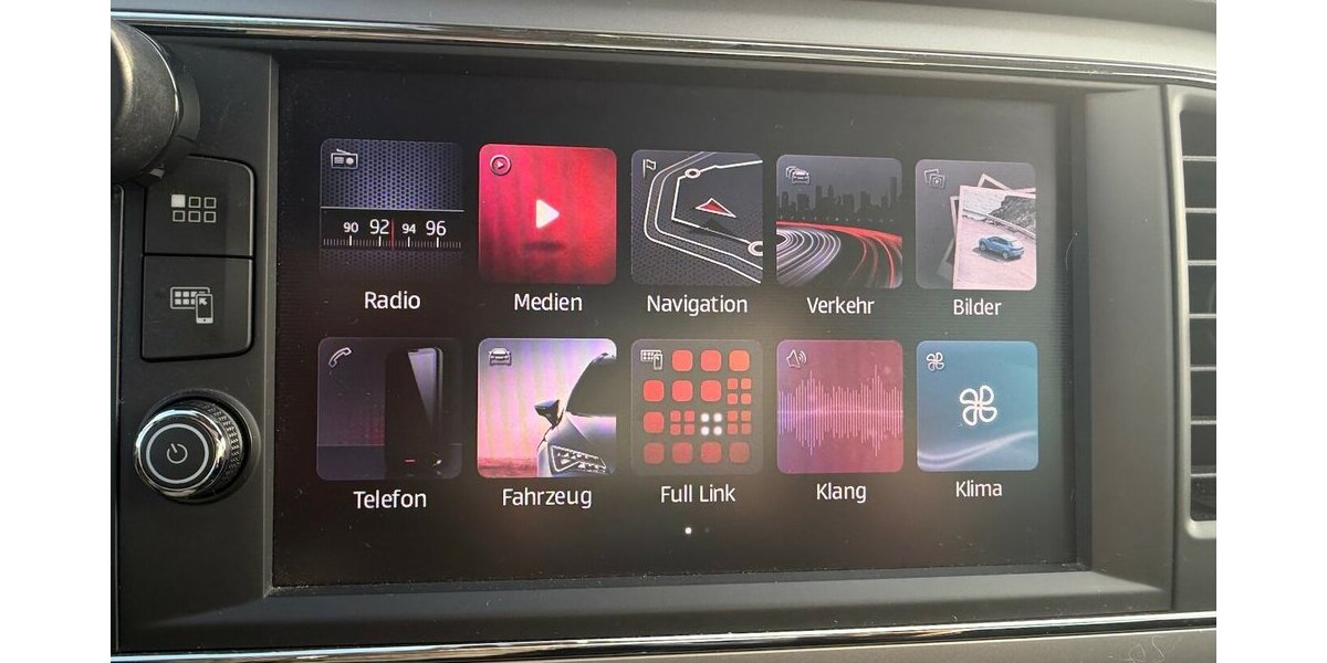 Seat Leon ST 1.4 Xcellence DSG/Panorama/LED 84.899 km 15.499 &euro; Frankfurt 60386