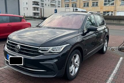VW Tiguan 42.000 km 27.700 &euro; Frankfurt 60388