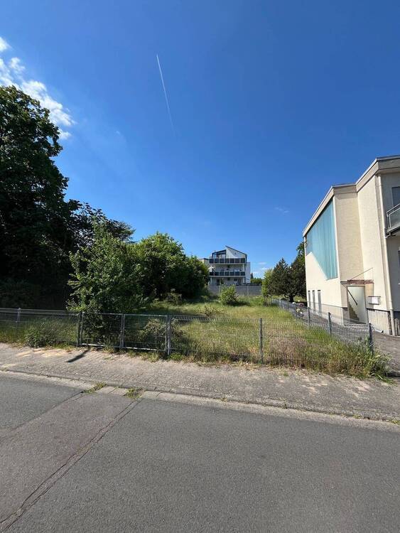 Sagenhaftes Grundstück mit speziellen Möglichkeiten in Obertshausen