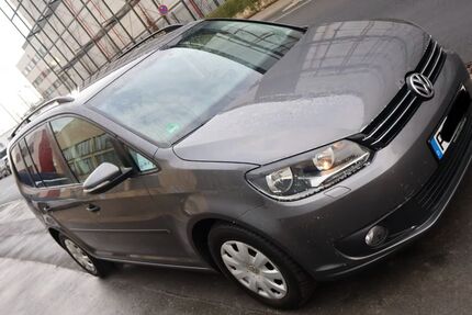 VW Touran 211.741 km 5.500 &euro; Frankfurt am Main 60388