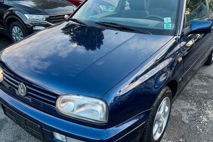 VW Golf 82.000 km 5.500 € Frankfurt - Griesheim 65933