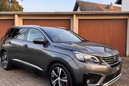 Peugeot 5008 140.000 km 15.600 &euro; Rüsselsheim 65428