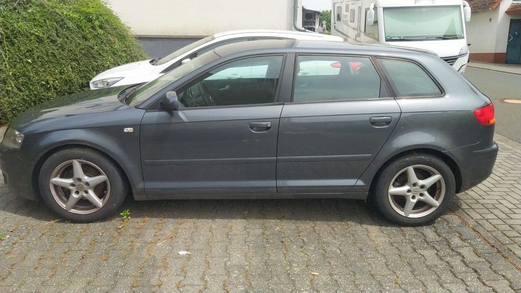 Audi A3 285.000 km 1.890 &euro; Frankfurt am Main 65929