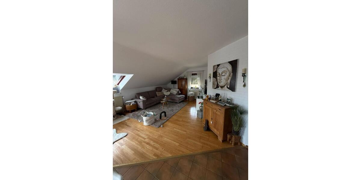 Dachgeschoßwohnung Stockstadt am Rhein - 3 Zimmer, 92 m&sup2;, 1.270&euro; | Angebot:26670903
