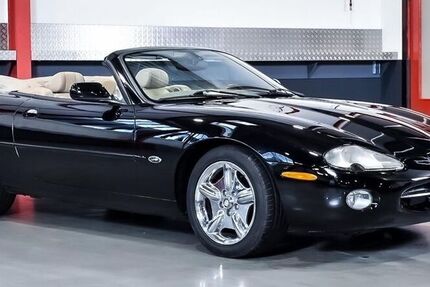 Jaguar XK8
