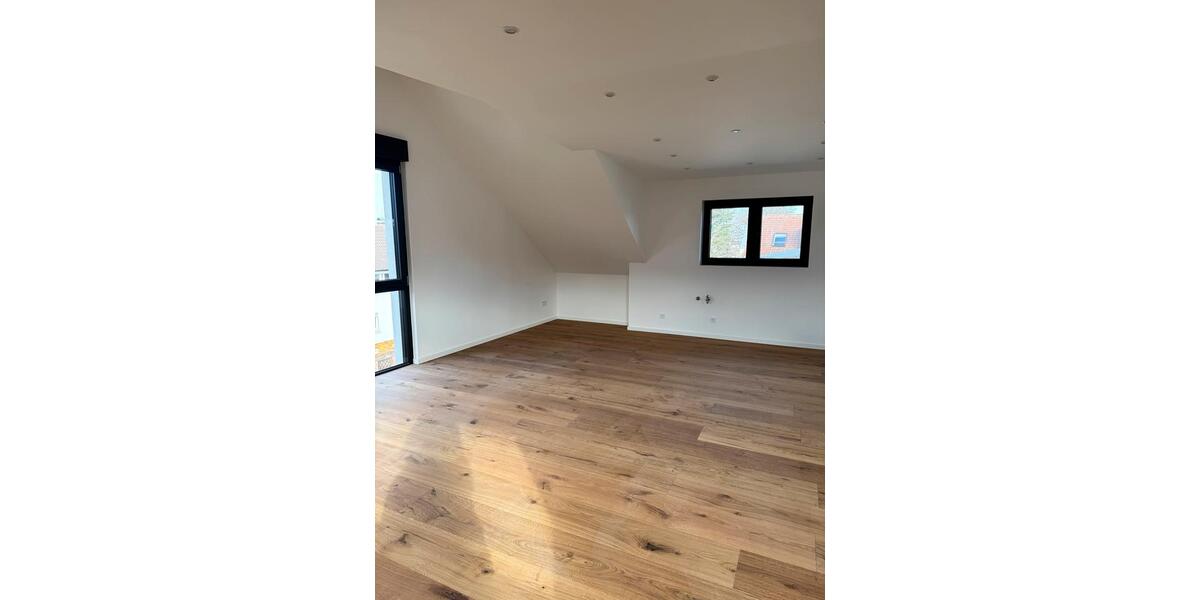 Dachgeschoßwohnung Offenbach am Main Buchrain - 2 Zimmer, 79 m&sup2;, 1.460&euro; | Angebot:25045907