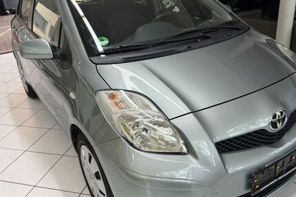 Toyota Yaris 74.900 km 6.799 &euro; NEU ISENBURG 63263