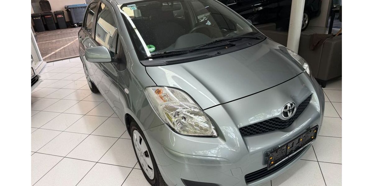 Toyota Yaris 74.900 km 6.799 &euro; NEU ISENBURG 63263