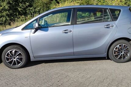 Toyota Verso 230.000 km 4.900 &euro; Frankfurt am Main 65933