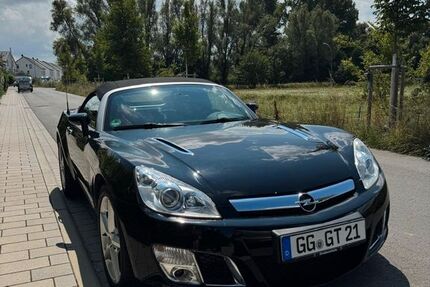 Opel GT 45.000 km 15.900 &euro; Rüsselsheim 65428