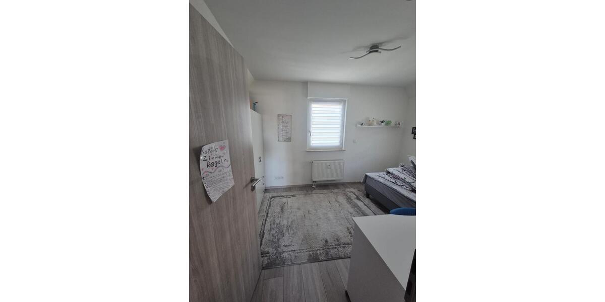 Etagenwohnung Bensheim - 4 Zimmer, 95 m&sup2;, 1.300&euro; | Angebot:26165611