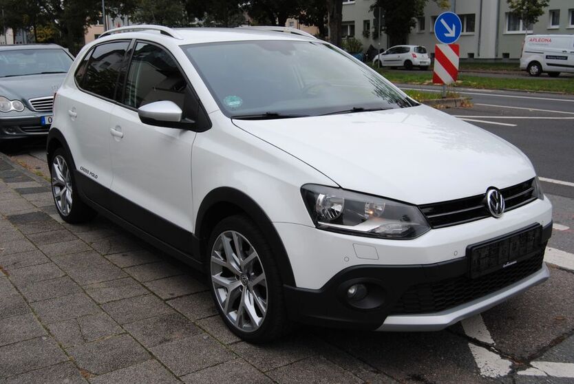 VW Polo 143.000 km 8.880 € Dreieich 63303