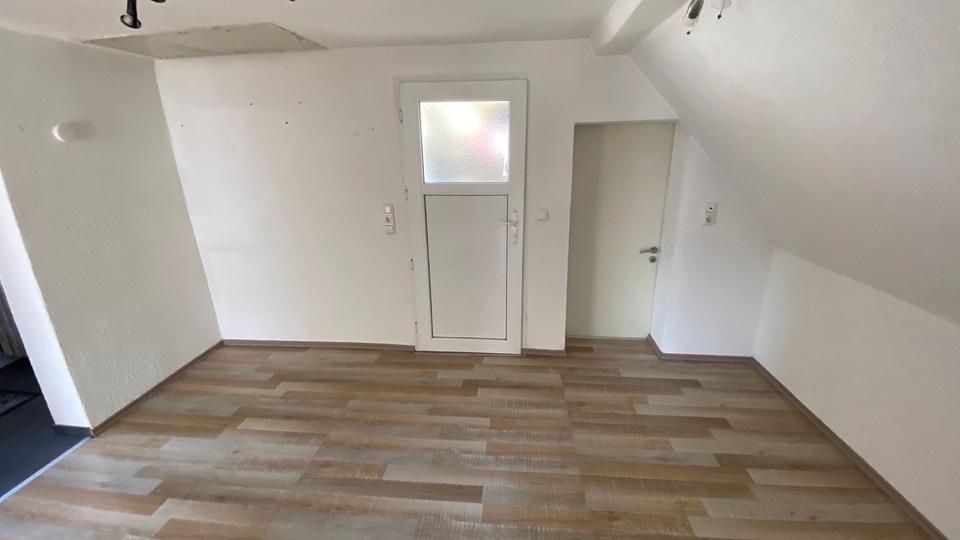 Dachgeschoßwohnung Weiterstadt - 2 Zimmer, 50 m&sup2;, 900&euro; | Angebot:25419157