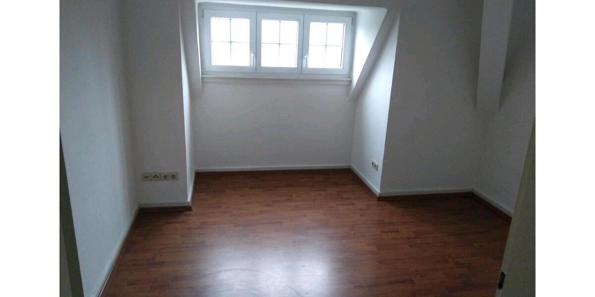Dachgeschoßwohnung Darmstadt Eberstadt - 4 Zimmer, 115 m&sup2;, 2.350&euro; | Angebot:24752028