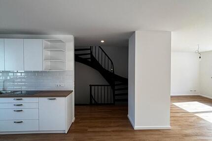 Haus Mörfelden-Walldorf Walldorf - 5 Zimmer, 175 m&sup2;, 2.600&euro; | Angebot:26303998