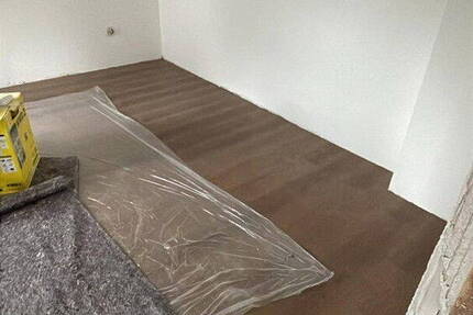 Erstbezug nach Sanierung - Modernisierte 4-Zimmer-Wohnung mit neuer Einbauküche, auch WG-geeignet