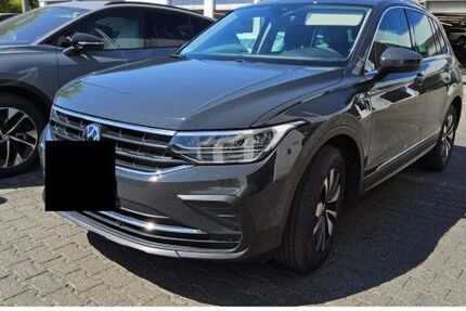VW Tiguan 53.381 km 25.450 &euro; Frankfurt am Main 60326