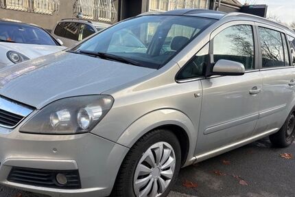 Opel Zafira 200.000 km 2.999 € Frankfurt am Main 60431